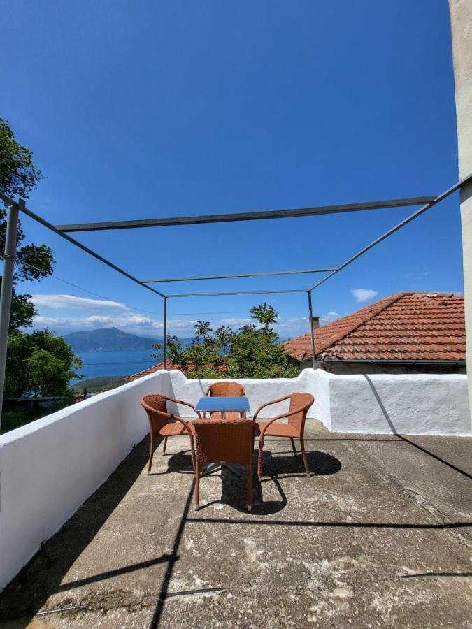 Παραδοσιακό Σπίτι Με Θέα Villa ตริเกรี ภายนอก รูปภาพ
