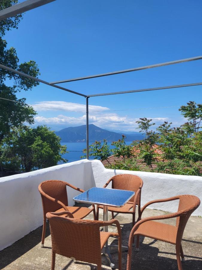 Παραδοσιακό Σπίτι Με Θέα Villa ตริเกรี ภายนอก รูปภาพ
